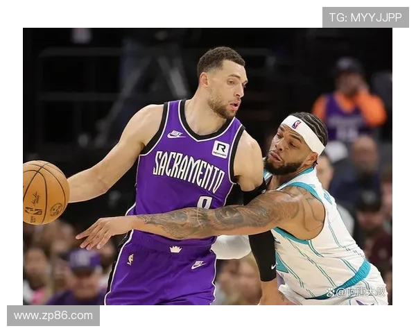 黄蜂主场连爆满三球狂胜国王